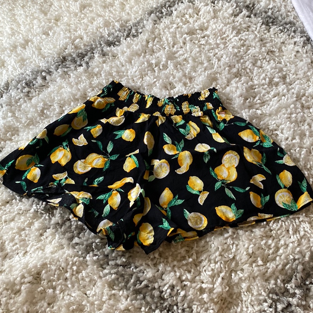 Victoria’s Secret Pink Summer Lemon Shorts!